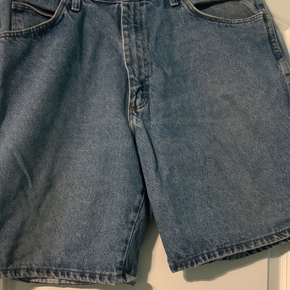 Vintage Western 80s Wrangler Men's Mid Wash Blue Jean Shorts - Picture 3 of 7